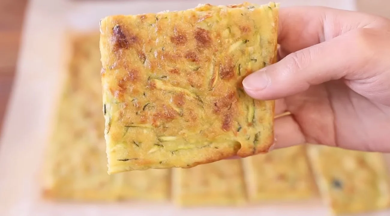 Schiacciatine di zucchine, la ricetta facile e veloce alla portata di tutti